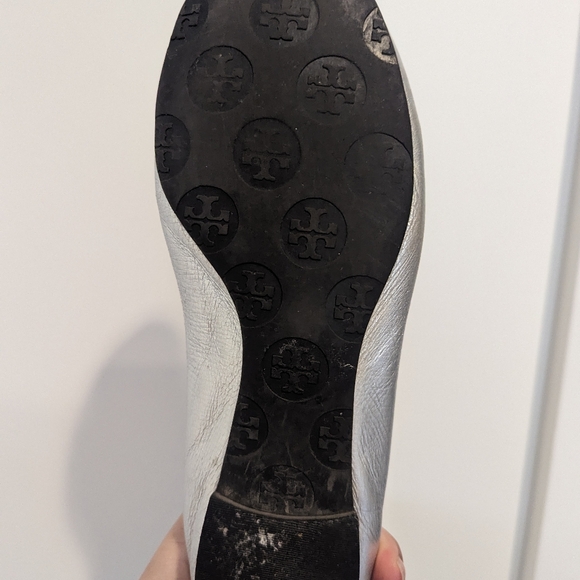 Tory Burch silver leather flats sz 6/36 - Picture 8 of 8